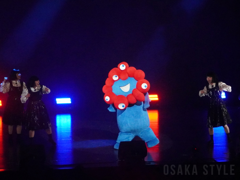 アバンギャルディとミャクミャク