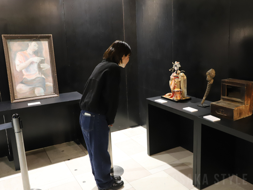 さまざまな「呪物」を展示