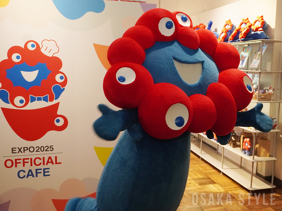 「EXPO2025 オフィシャルカフェ」にミャクミャク登場