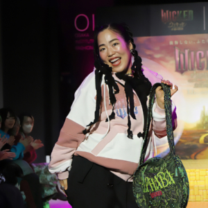 映画「ウィキッド 永遠の約束」公開記念 ファッションショーイベントにゆりやんレトリィバァさん登場