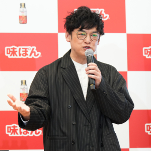 「大阪無限粉もんソースby味ぽん」発表会にシャンプーハット・てつじさん登壇