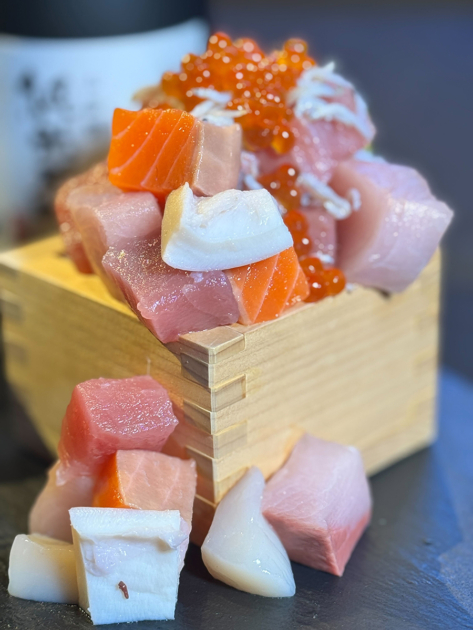 ゴロッと!海鮮めちゃ盛り丼