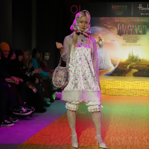 映画「ウィキッド 永遠の約束」公開記念 ファッションショーイベント