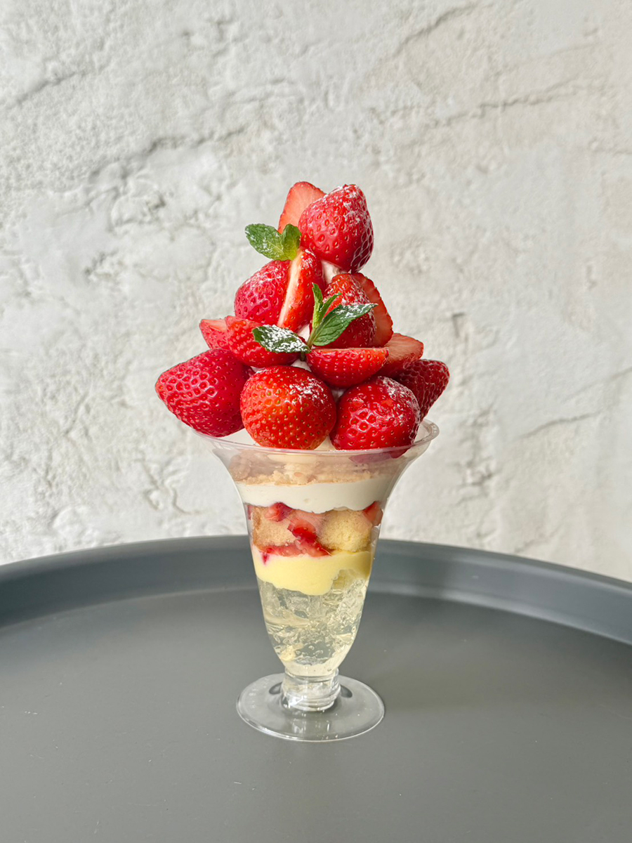 FRUIT AREA 29」いちごの贅沢パフェ – OSAKA STYLE