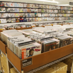 アナログレコード専門店「HMV record shop 心斎橋」