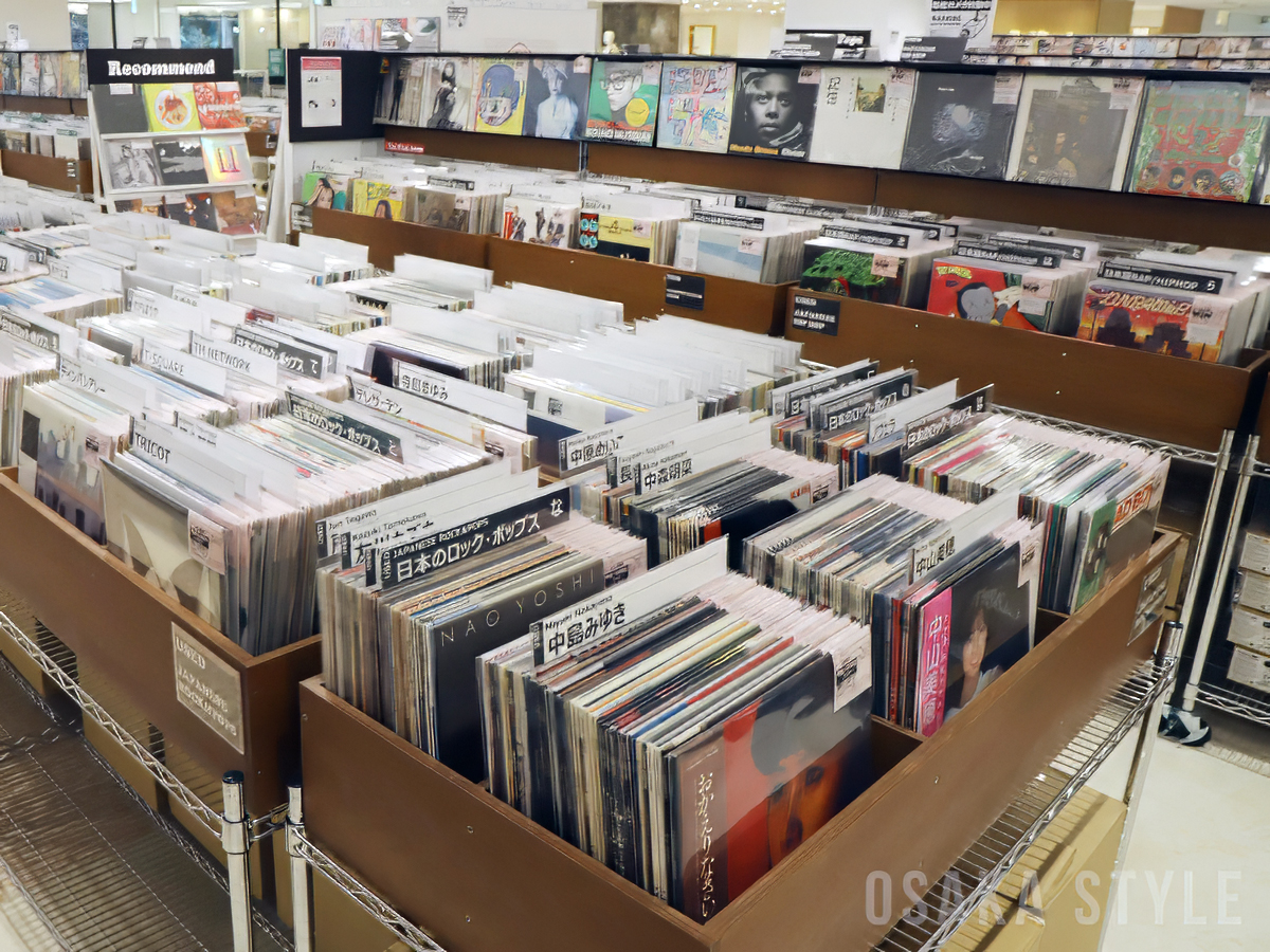 HMV record shop 心斎橋