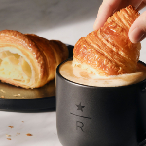 ラテとコルネッティで堪能する「ディップスタイル」