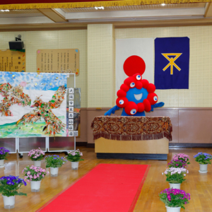 大阪市立桃園幼稚園で「2025年大阪・関西万博 ミャクミャクのサンクスグリーテイング」