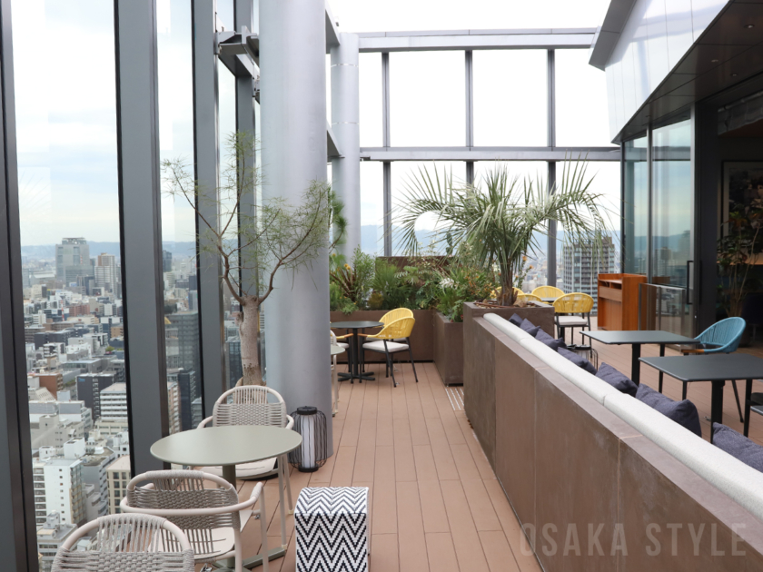 ルーフトップバー＆ラウンジ「PEAKS」