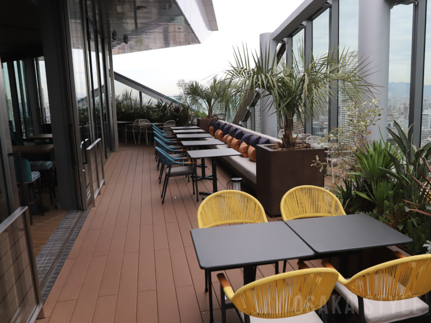 ルーフトップバー＆ラウンジ「PEAKS」