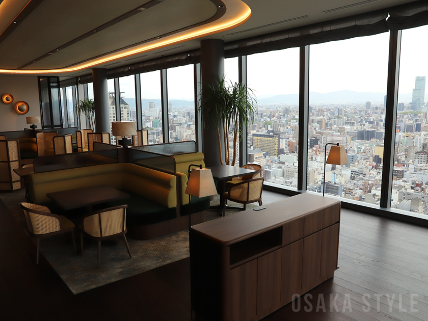 ルーフトップバー＆ラウンジ「PEAKS」