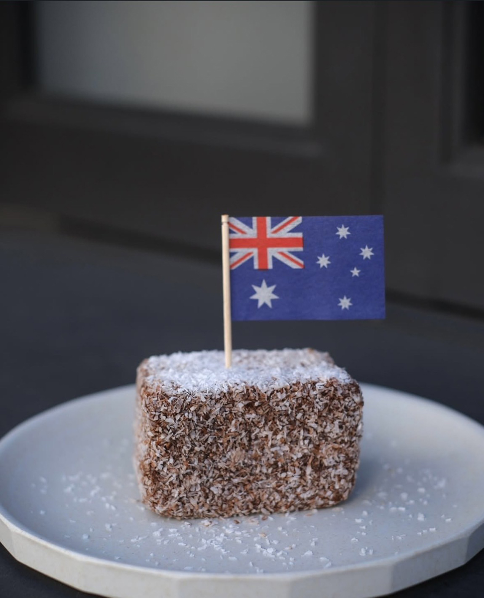 オーストラリアの伝統菓子「ラミントン」