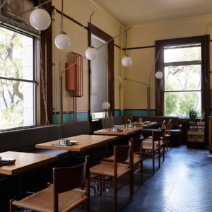 オリジナルワッフルの専門店「囲と囲曲」