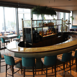 ルーフトップバー＆ラウンジ「PEAKS」