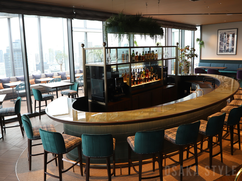 ルーフトップバー＆ラウンジ「PEAKS」