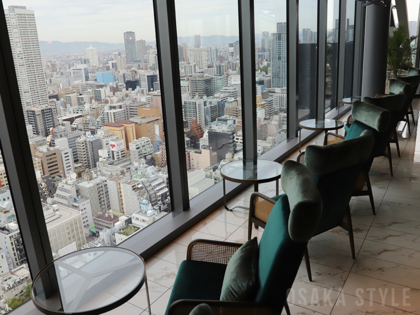 ルーフトップバー＆ラウンジ「PEAKS」