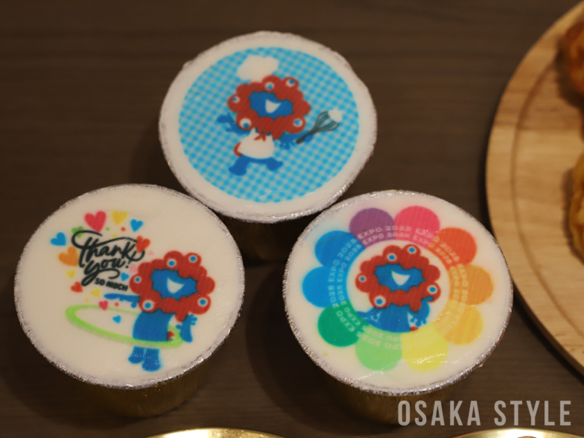 ミャクミャク チーズケーキ