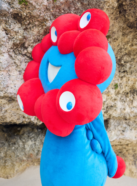 ミャクミャクの1stグラビア写真集「I myaku you.」