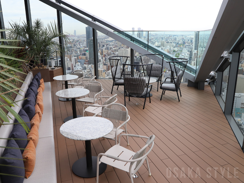 ルーフトップバー＆ラウンジ「PEAKS」