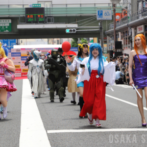 「日本橋ストリートフェスタ」でコスプレパレード