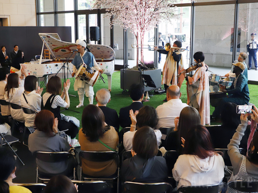 万博レガシー企画「希望のピアノ in 御堂筋・本町」オープニングイベント