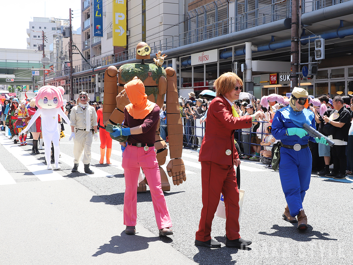 「日本橋ストリートフェスタ2026」でコスプレ&キャラクターパレード