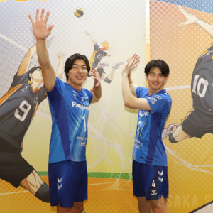 バレーボール超体験空間「ハイキュー!! オン ザ コート」大阪会場に清水邦広さん、金田晃太朗選手が来場