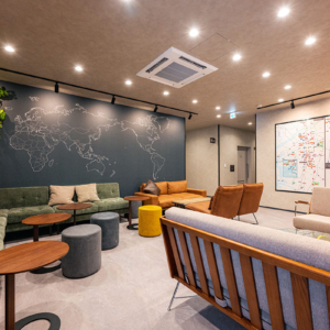 「GRAND HOSTEL LDK 大阪新世界」のラウンジ