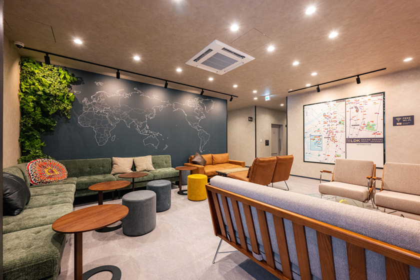 「GRAND HOSTEL LDK 大阪新世界」のラウンジ