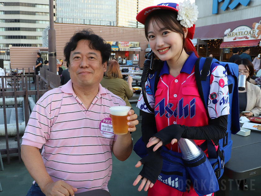 球場の売り子が登場