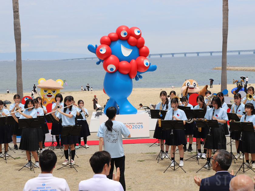 泉南市立信達中学校 吹奏楽部が「この地球の続きを」を演奏