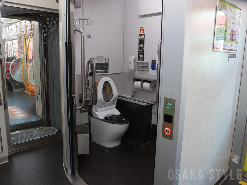 新型一般車両6A系の多目的トイレ