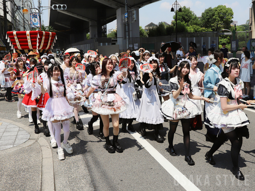 「新世界夏祭り」にメイドカフェのメイドも参加