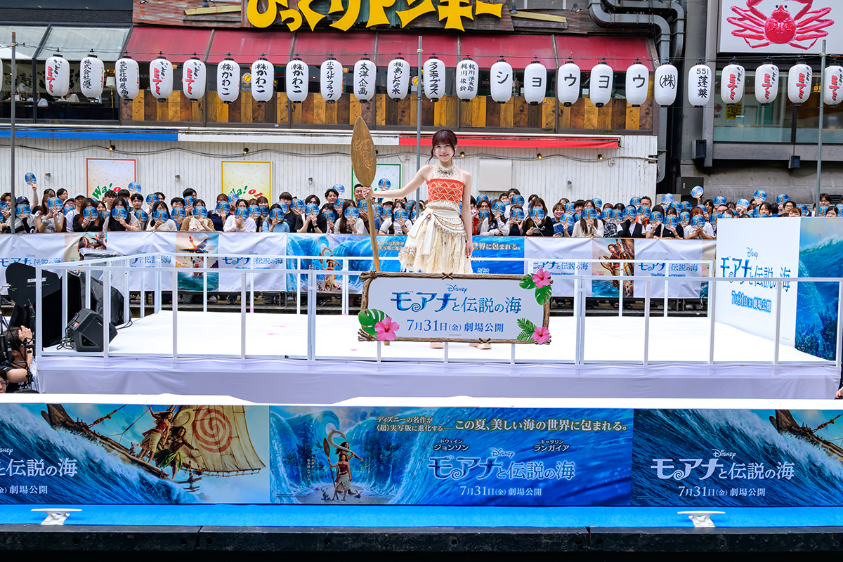道頓堀にTSUZUMIさんが登場