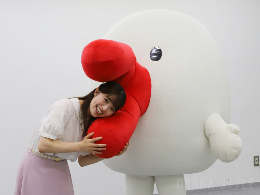 柏原怜奈アナウンサーとハチエモン