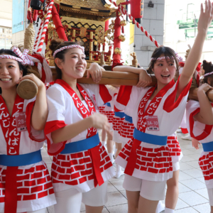 「天神祭ギャルみこし」本番へ向け神輿担ぎを練習