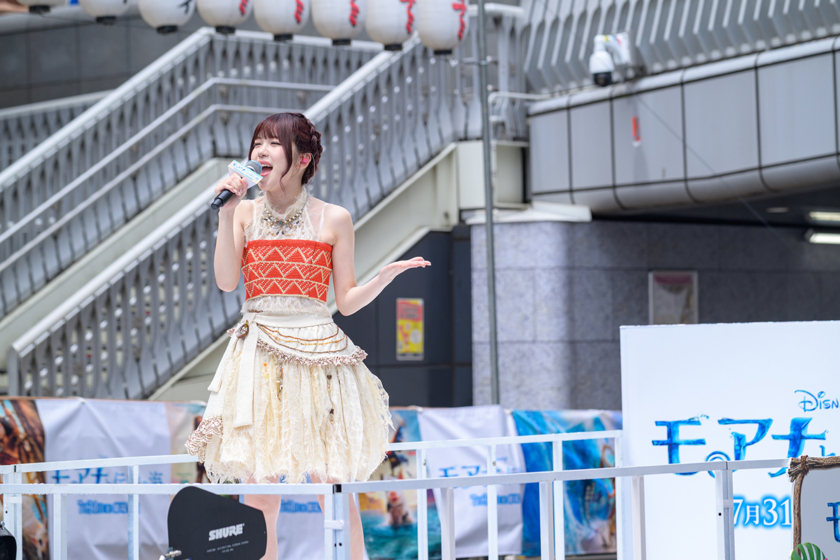 TSUZUMIさんが劇中歌「どこまでも～How Far I'll Go～」を生歌唱