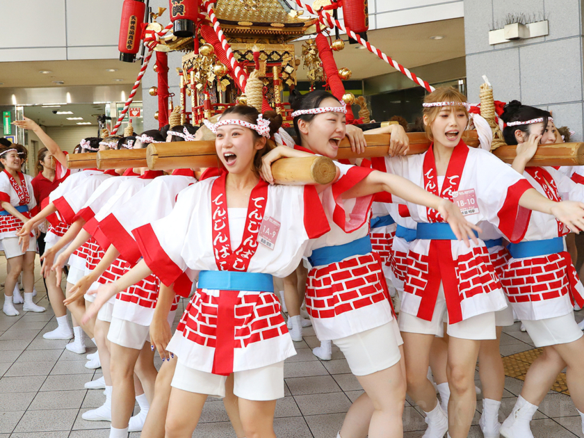 「天神祭ギャルみこし」本番へ向け神輿担ぎを練習