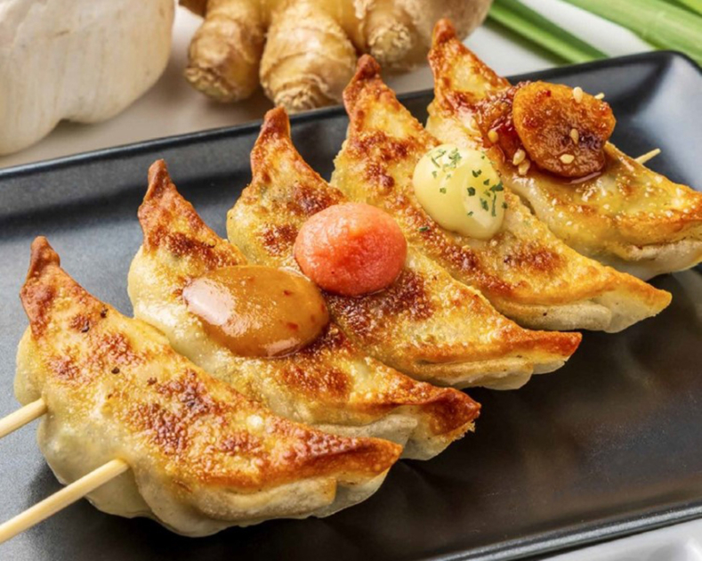 「餃子屋ヒロ」ヒロの串餃子 4種旨ダレ食べくらべ