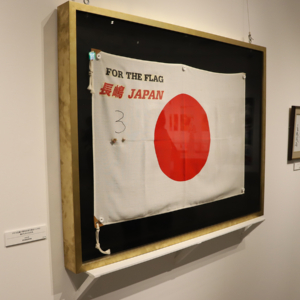 アテネ五輪で野球日本代表のベンチに掲げられた日の丸
