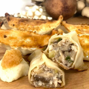 「宇都宮餃子 はちまん餃子」たっぷりきのこの肉汁餃子