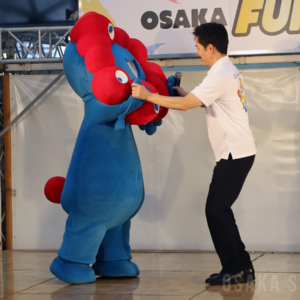 ミャクミャク、吉村洋文知事