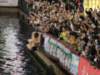 阪神タイガース優勝で道頓堀ダイブ