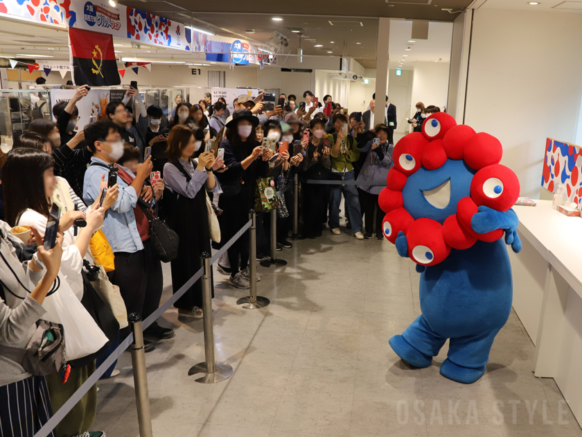 「ミャクミャク」がサプライズ登場