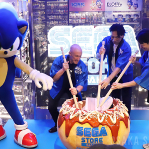 「SEGA STORE OSAKA」オープニングセレモニーで鏡割り