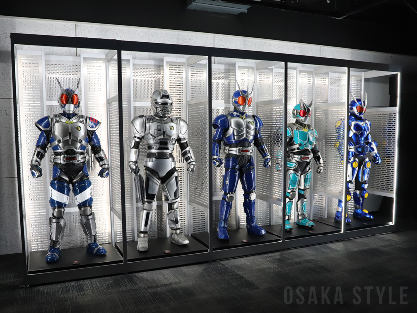 『仮面ライダーアギト』 25 周年記念 真アギト展